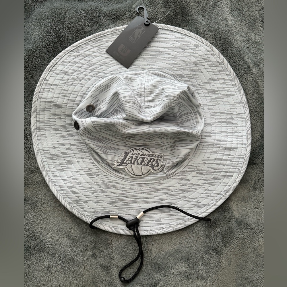 (NWT) LOS ANGELES LAKERS (SOFT) BUCKET HAT. Official NBA MERCHANDISE! (NWT)